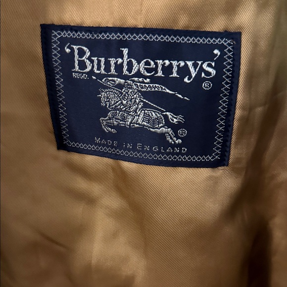 Burberry Classic Beige Trench Coat -Unisex - Picture 2 of 11